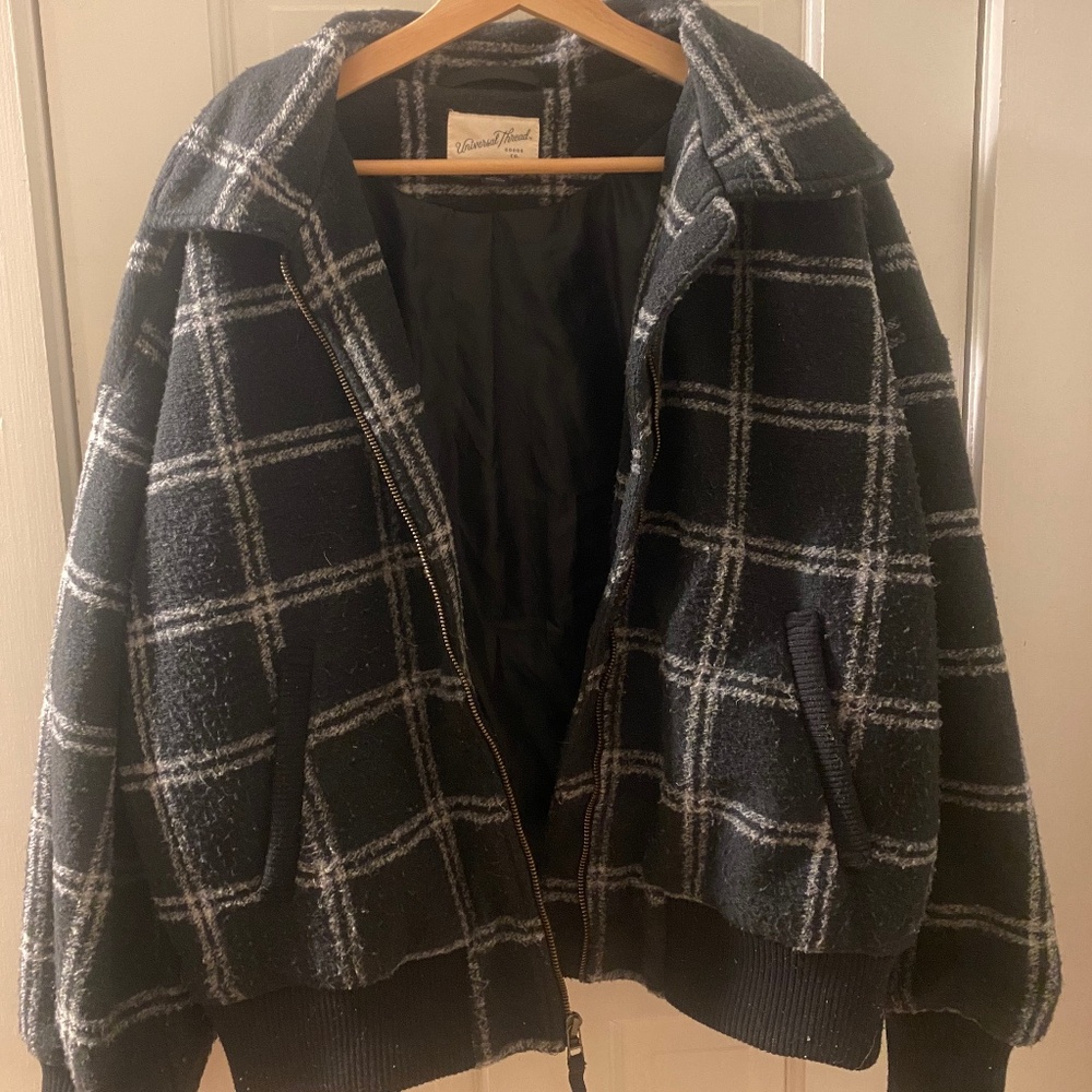 Universal threads jacket